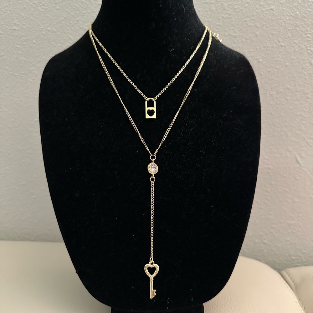 Mary Kay Gold Double Necklace Charms Key and Lock